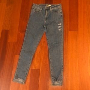 High rise skinny jeans from Levi’s!